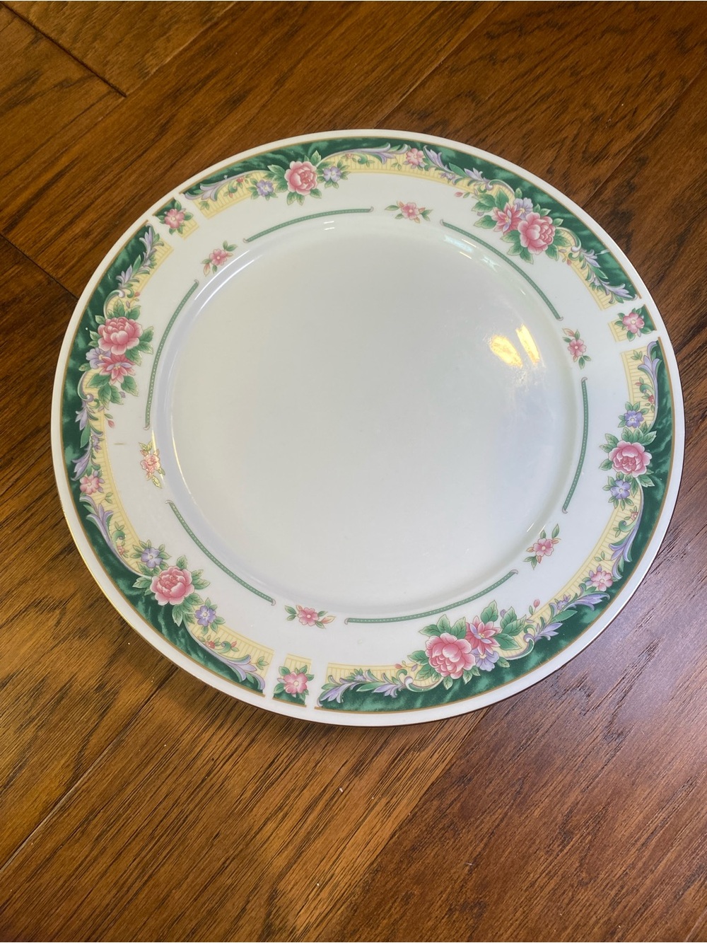 Floral Porcelain Dinner Plate in Green and‎ Pink